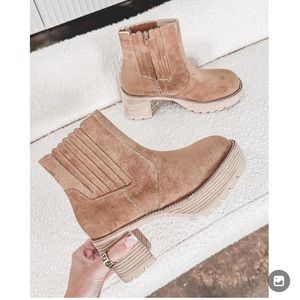 Camel Platform Boots